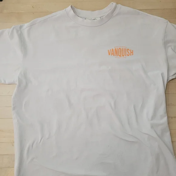 Vanquish T Shirt Large - Picture 1 of 3